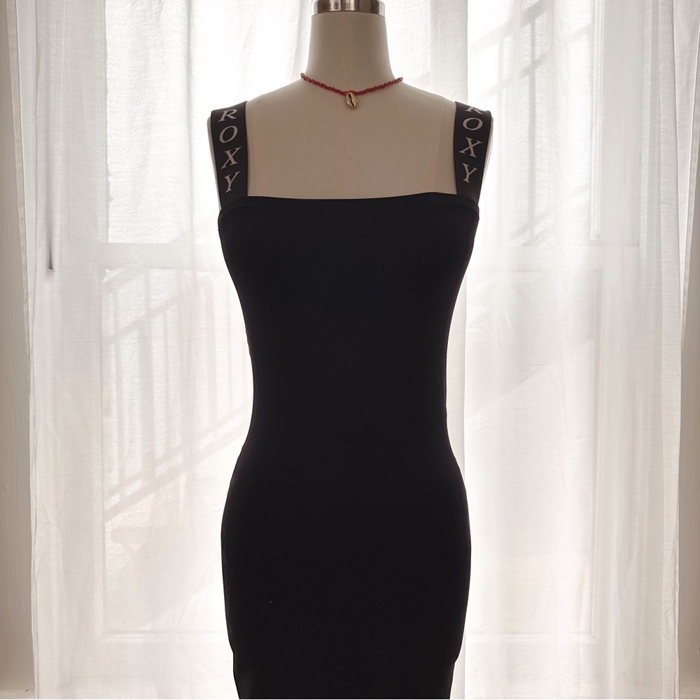 SASSY ROXY body-con mini from Hailey Bieber collab